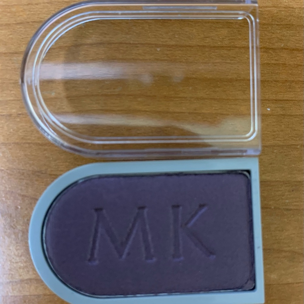 Virtual Violet Eyeshadow by Mary Kay